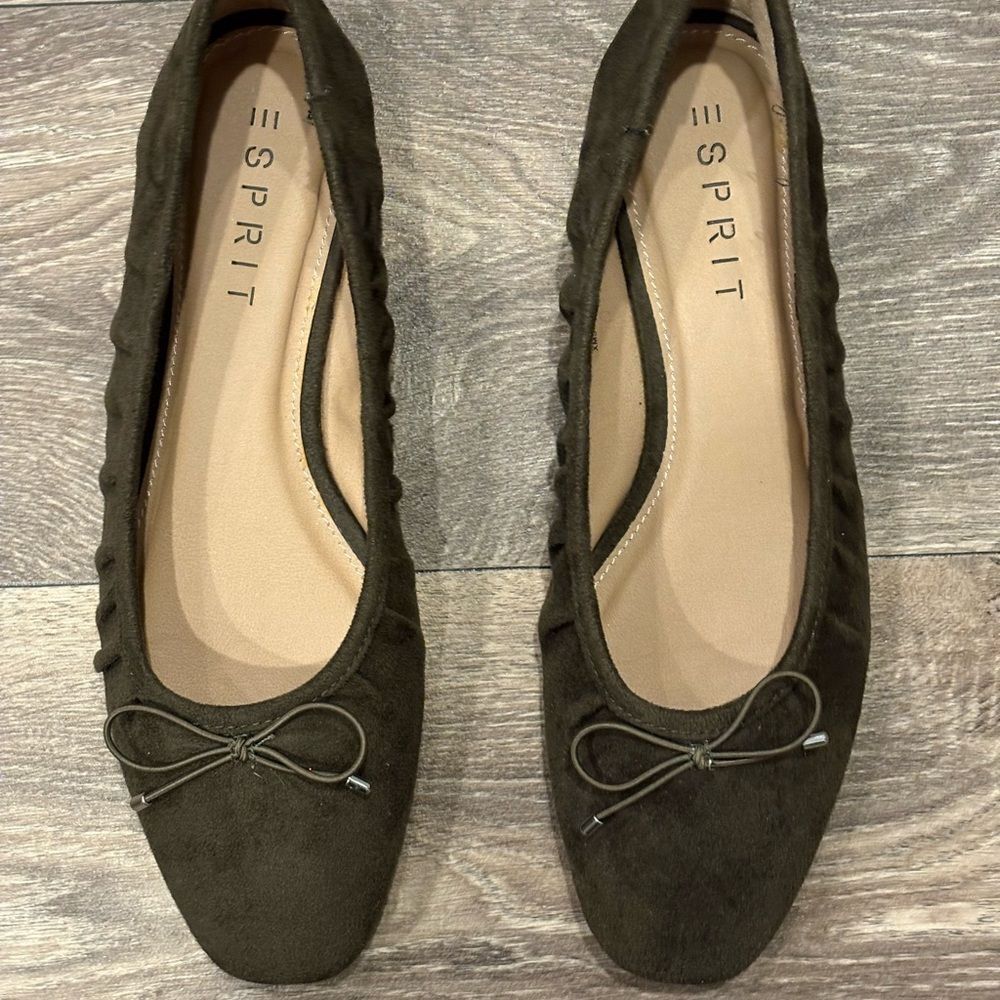 Esprit Narissa Faux Suede Olive Green Flats Size 8.5 - Picture 5 of 7